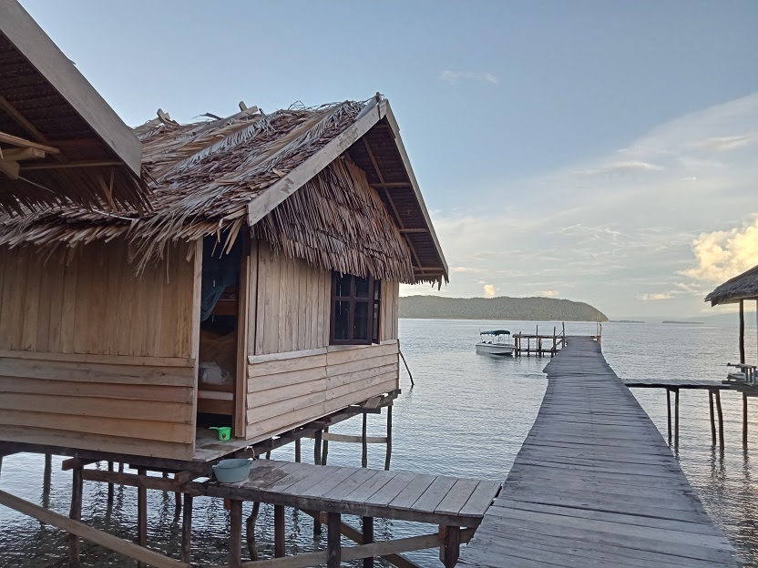 Outside volunteer dorm bungalows